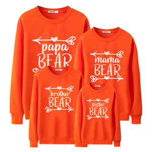 Mama baby maching outfits daddy and son sweatshirt mom daughters clothes lovely the small bear print sweaters Look casual