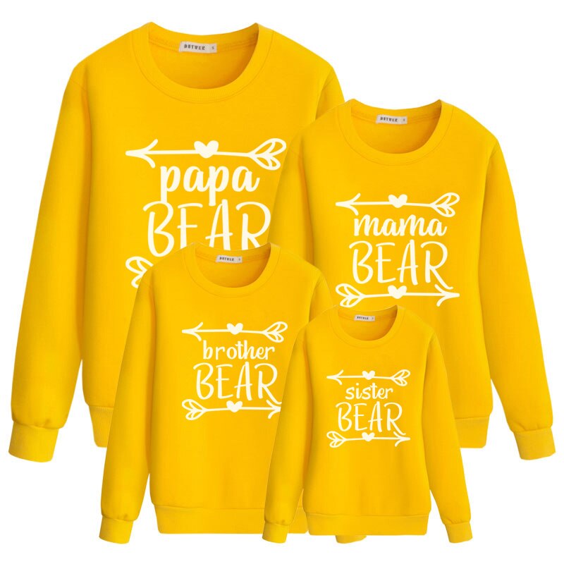 Mama baby maching outfits daddy and son sweatshirt mom daughters clothes lovely the small bear print sweaters Look casual