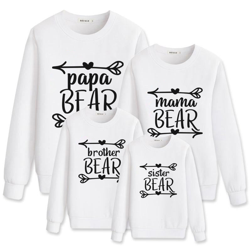 Mama baby maching outfits daddy and son sweatshirt mom daughters clothes lovely the small bear print sweaters Look casual